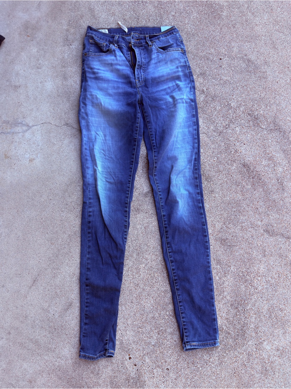 Levi Mile High Sper Skinny 85% cotton 5% Lycra super stretch